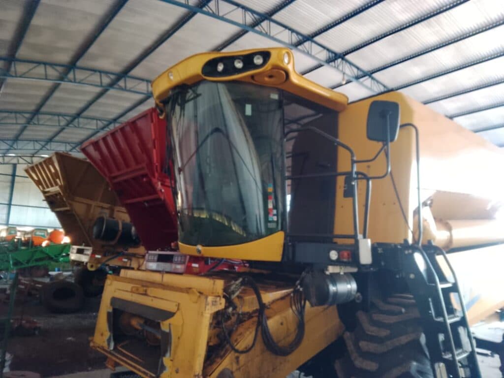 COLHEITADEIRA NEW HOLLAND TC4.90