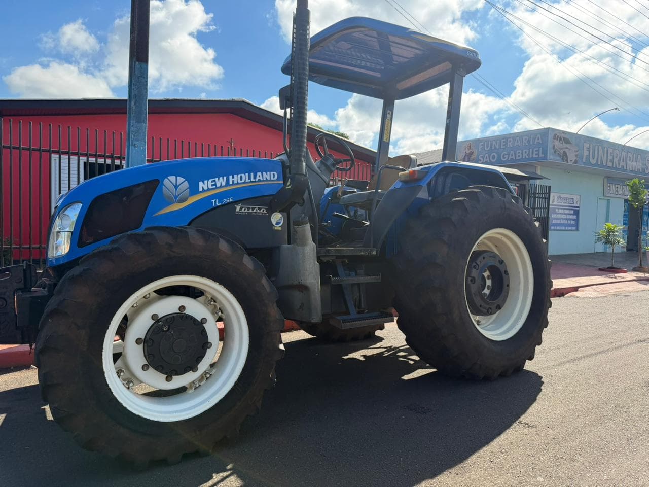 TRATOR NEW HOLLAND TL75E — foto 1