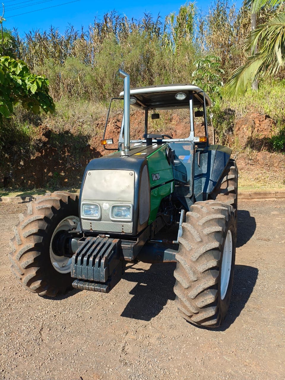 TRATOR VALTRA BM100 — foto 1