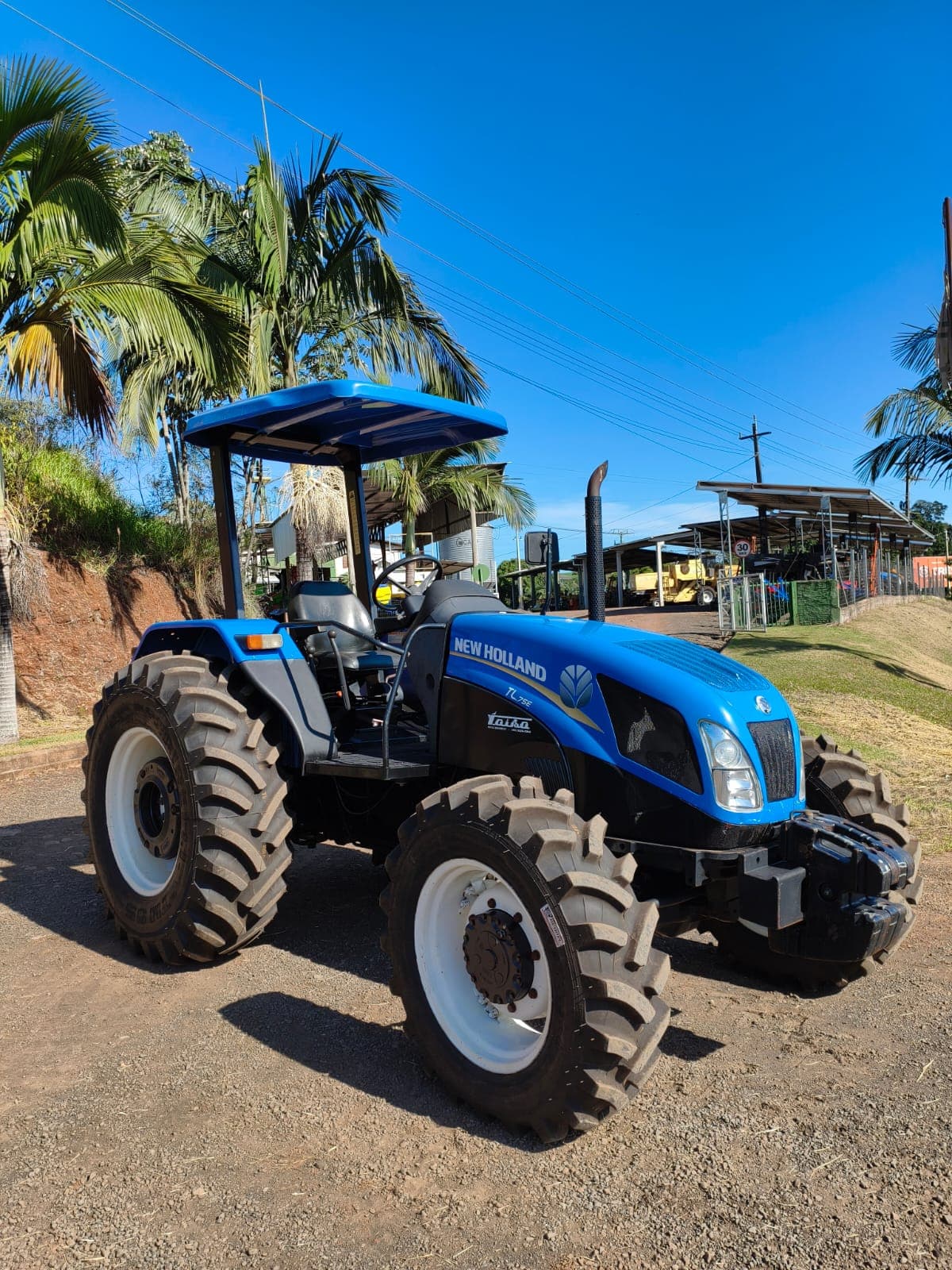 TRATOR NEW HOLLAND TL 75E — foto 1
