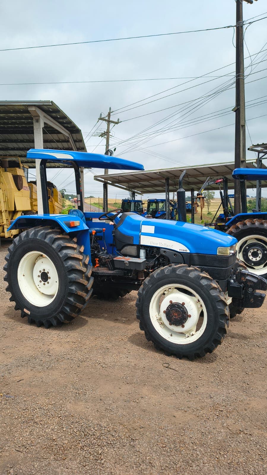 TRATOR NEW HOLLAND TT 3840 — foto 1