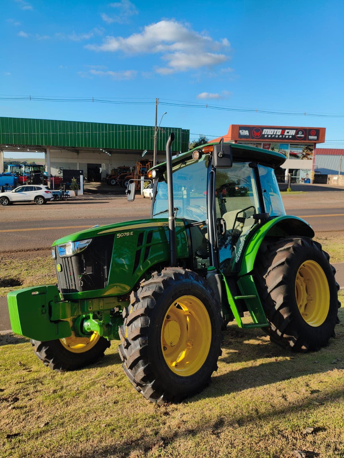 TRATOR JOHN DEERE 5078 — foto 1