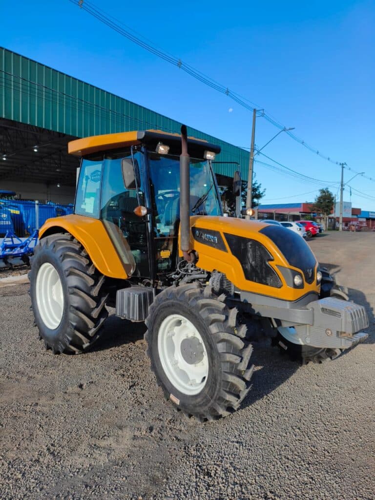TRATOR VALTRA A800R