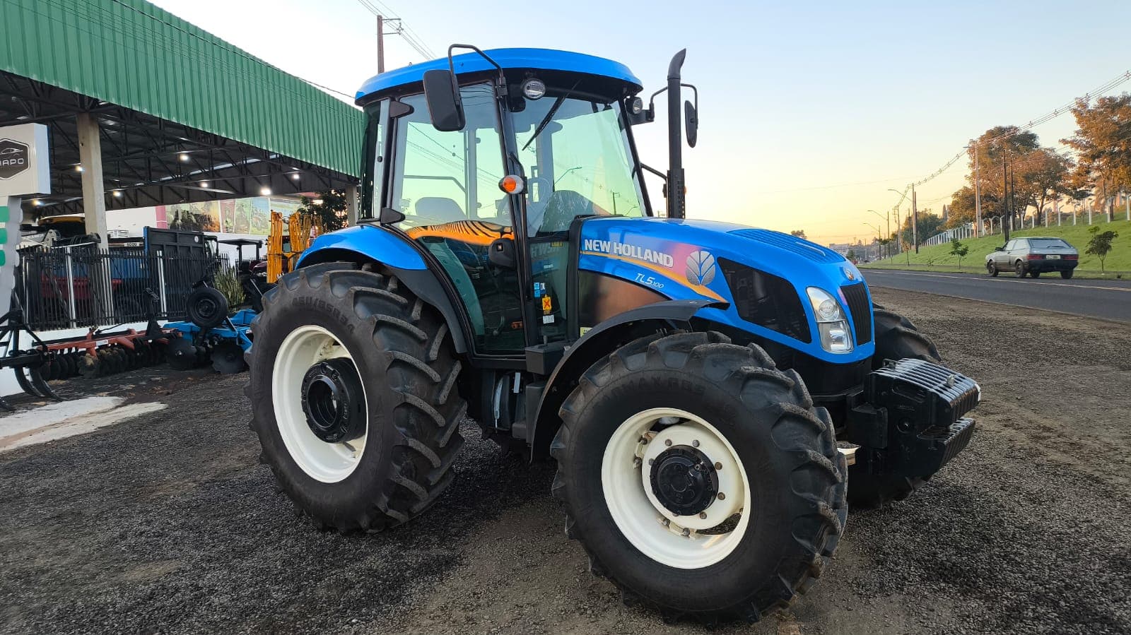 TRATOR NEW HOLLAND TL 5.100 — foto 1