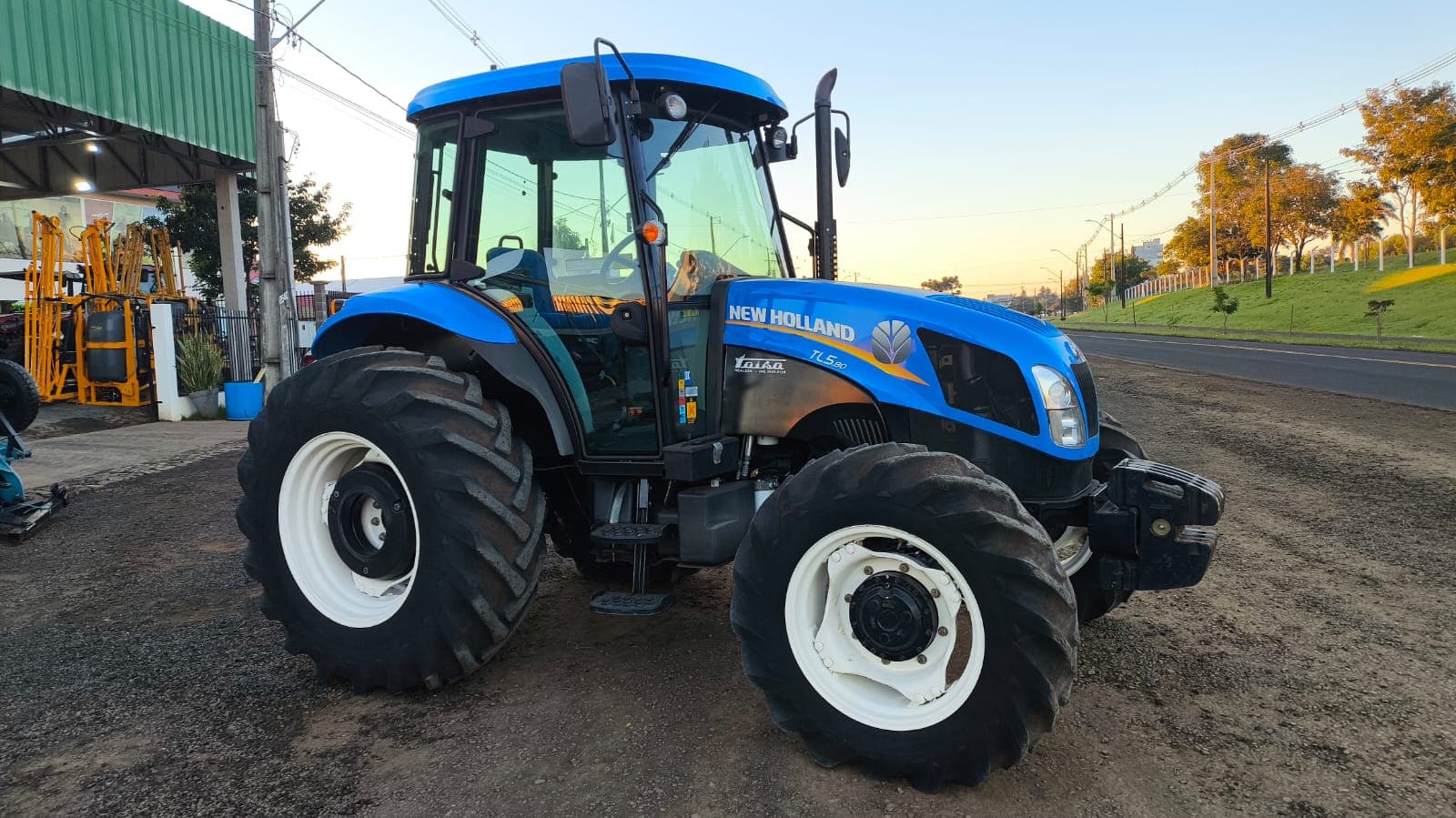 TRATOR NEW HOLLAND TL 5.80 — foto 1