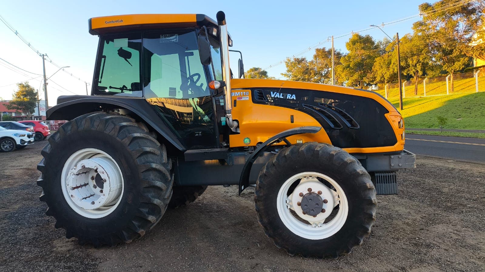 TRATOR VALTRA BM 110 G3 — foto 1