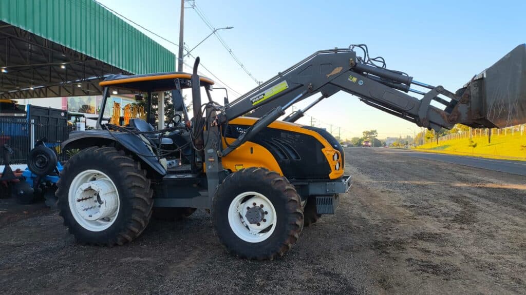 TRATOR VALTRA BM 110