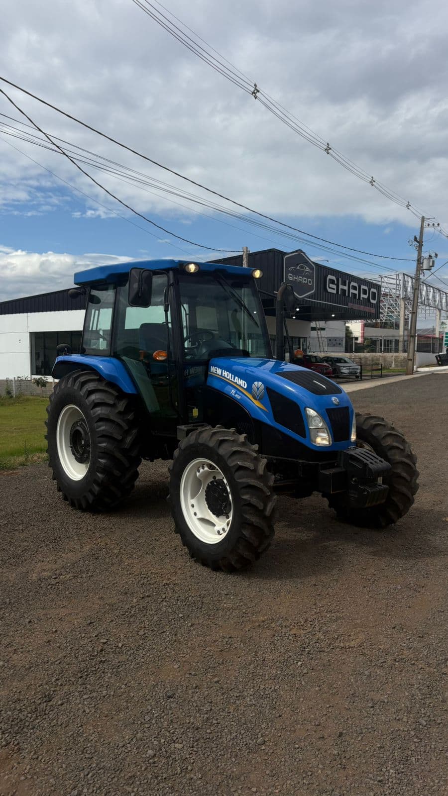 TRATOR NEW HOLLAND TL 85E — foto 1