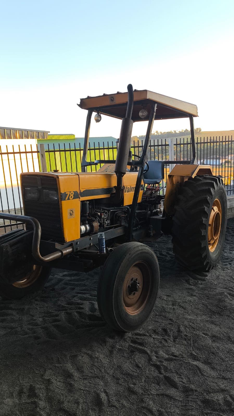 TRATOR VALMET 78 — foto 1