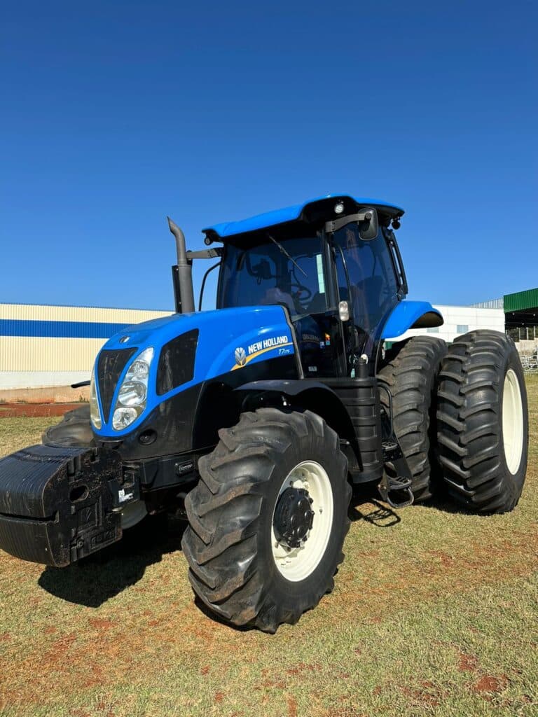 TRATOR NEW HOLLAND T7 175