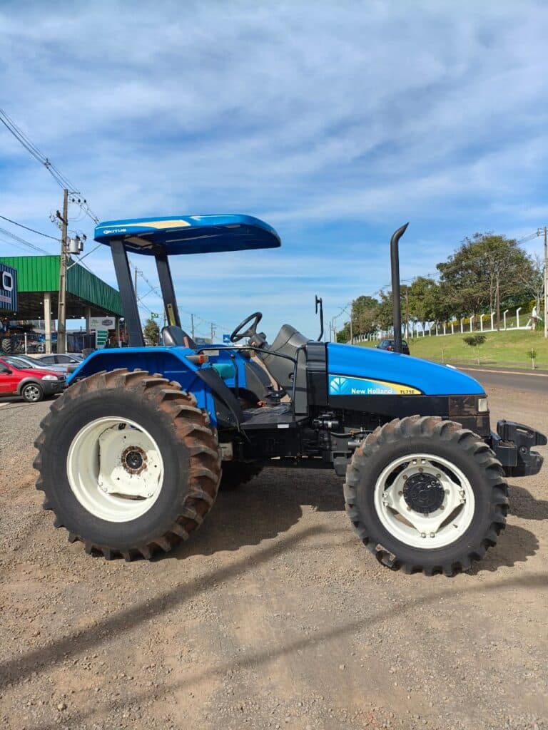 TRATOR NEW HOLLAND TL 75 TURBO